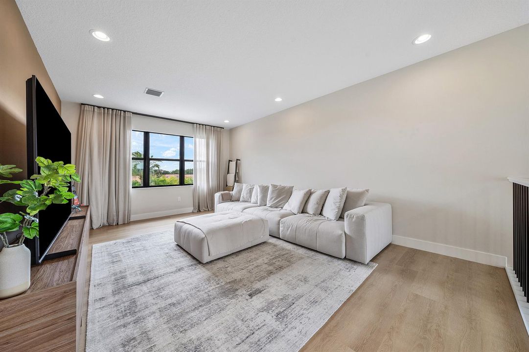 022-8124CrystalDownsAvenue-BocaRaton-FL-