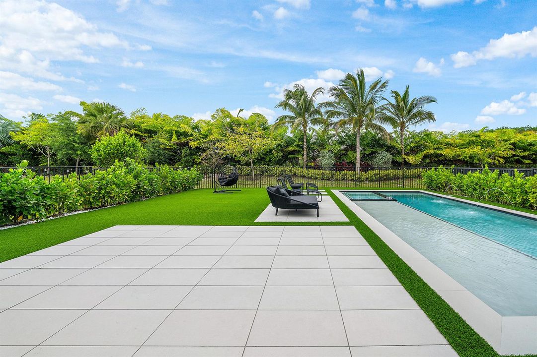 050-8124CrystalDownsAvenue-BocaRaton-FL-