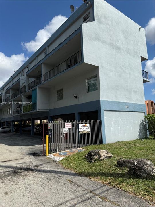 На продажу: $198,999 (1 спален, 1 ванн, 680 Квадратных фут)
