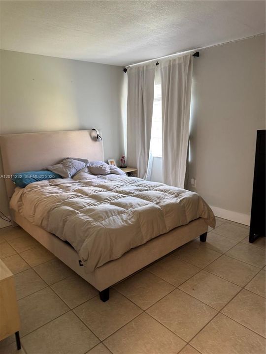 На продажу: $198,999 (1 спален, 1 ванн, 680 Квадратных фут)