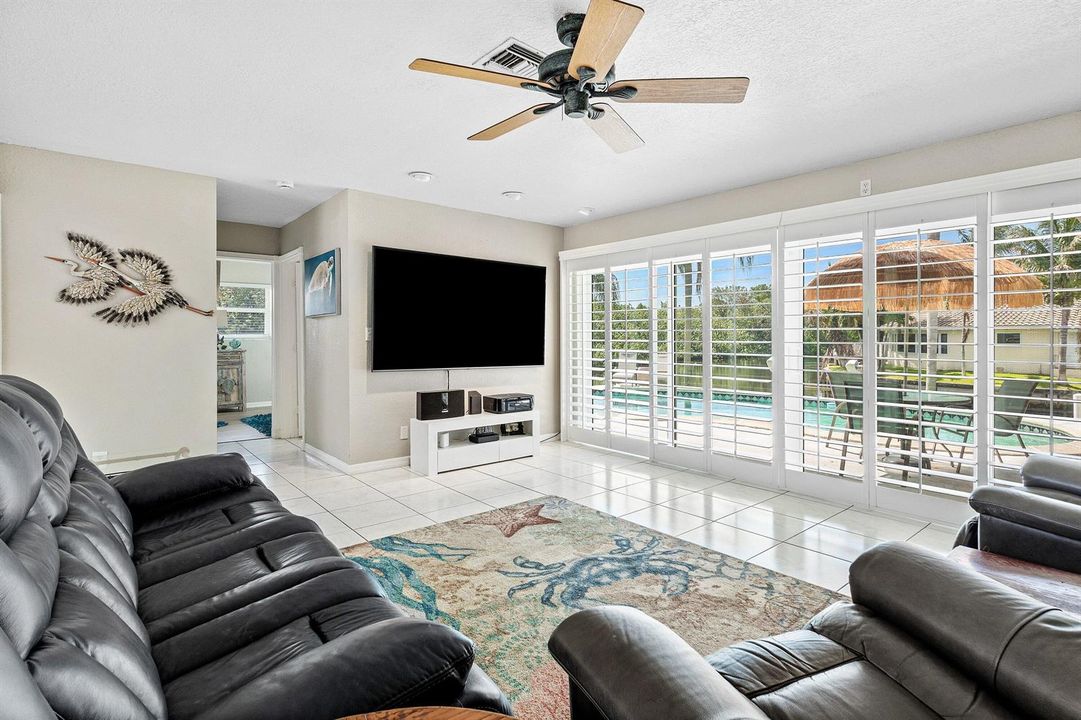 008-598WestPalmettoParkRoad-BocaRaton-FL
