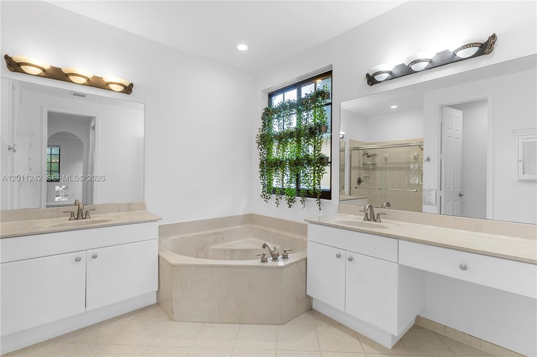 Active With Contract: $699,000 (3 beds, 2 baths, 2290 Square Feet)