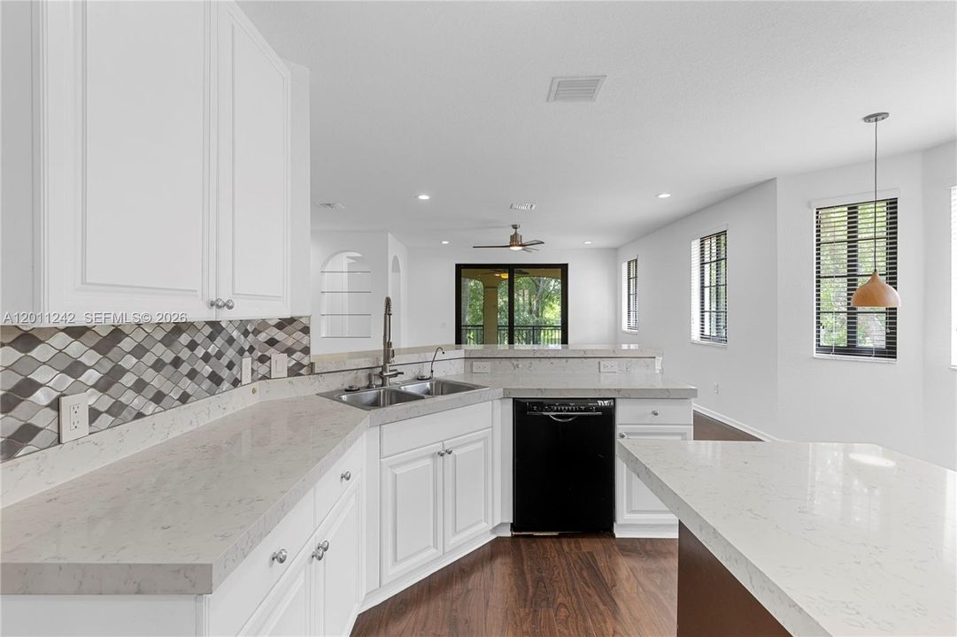 Active With Contract: $699,000 (3 beds, 2 baths, 2290 Square Feet)