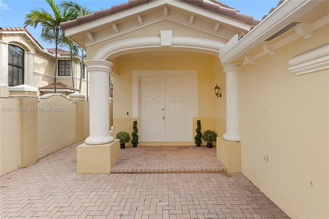Active With Contract: $699,000 (3 beds, 2 baths, 2290 Square Feet)