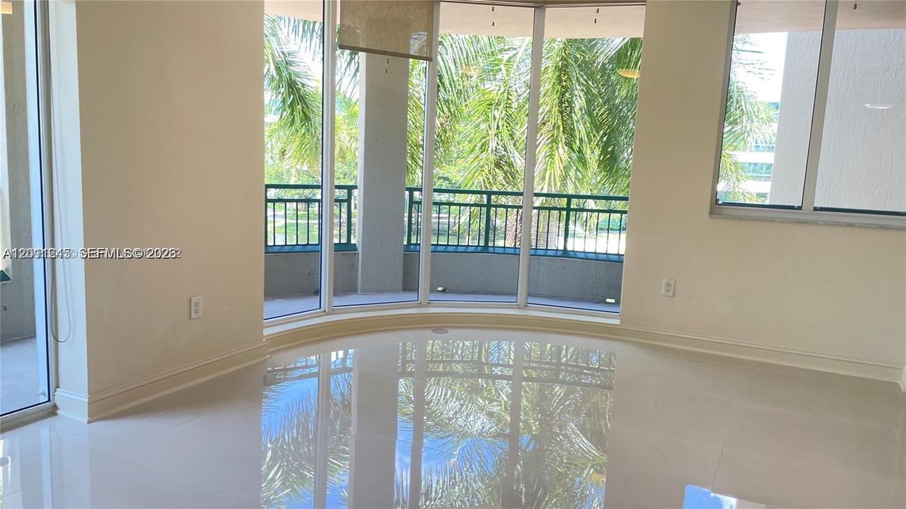 Activo con contrato: $3,600 (3 camas, 2 baños, 1495 Pies cuadrados)