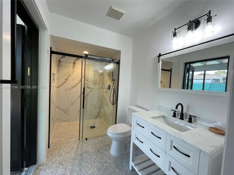 Recientemente alquilado: $5,600 (3 camas, 2 baños, 2393 Pies cuadrados)