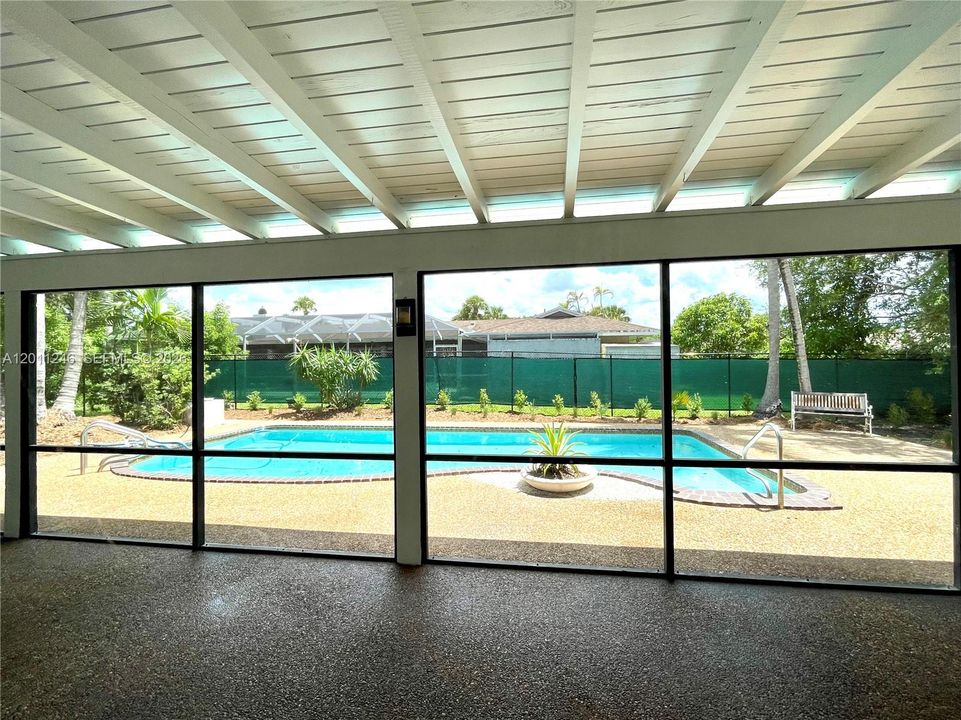 Recientemente alquilado: $5,600 (3 camas, 2 baños, 2393 Pies cuadrados)