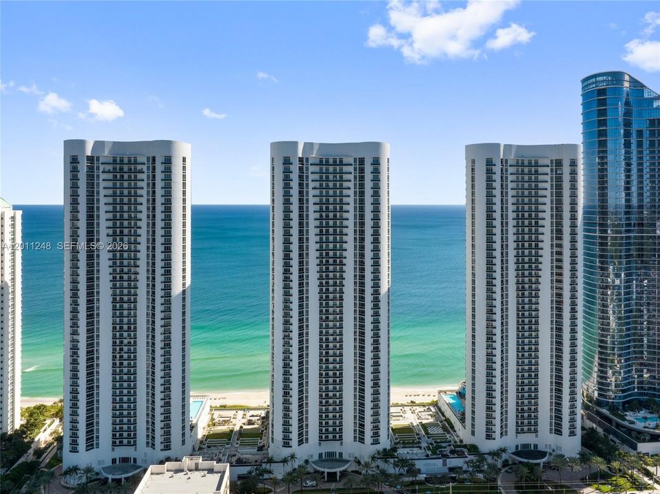 For Sale: $1,999,990 (3 beds, 3 baths, 2327 Square Feet)