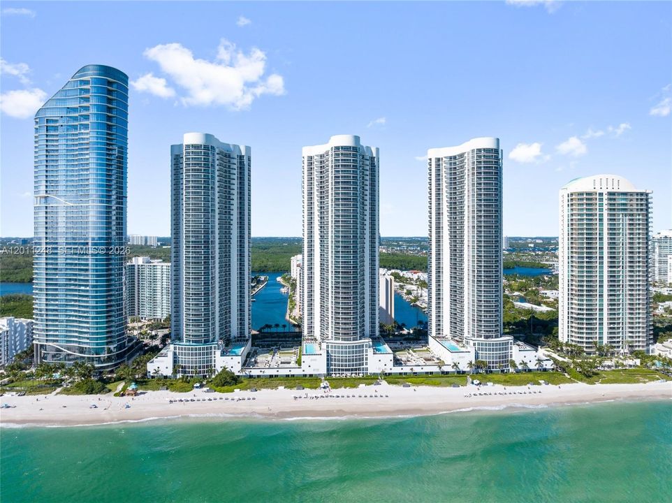 For Sale: $1,999,990 (3 beds, 3 baths, 2327 Square Feet)