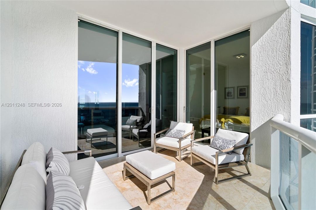 For Sale: $1,999,990 (3 beds, 3 baths, 2327 Square Feet)