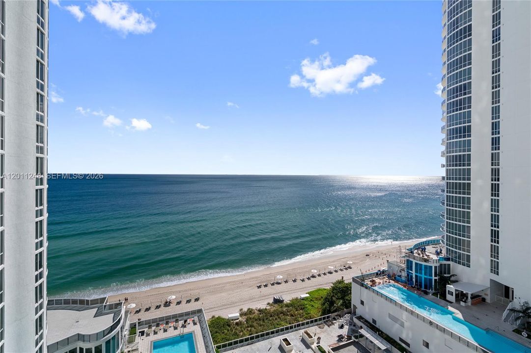 For Sale: $1,999,990 (3 beds, 3 baths, 2327 Square Feet)