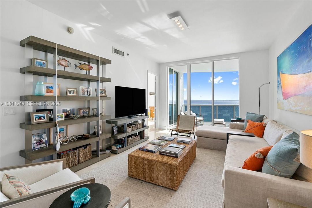 For Sale: $1,999,990 (3 beds, 3 baths, 2327 Square Feet)