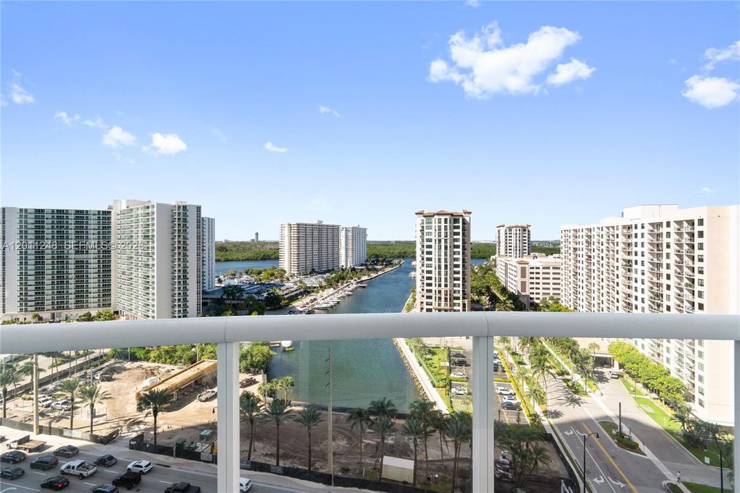 For Sale: $1,999,990 (3 beds, 3 baths, 2327 Square Feet)