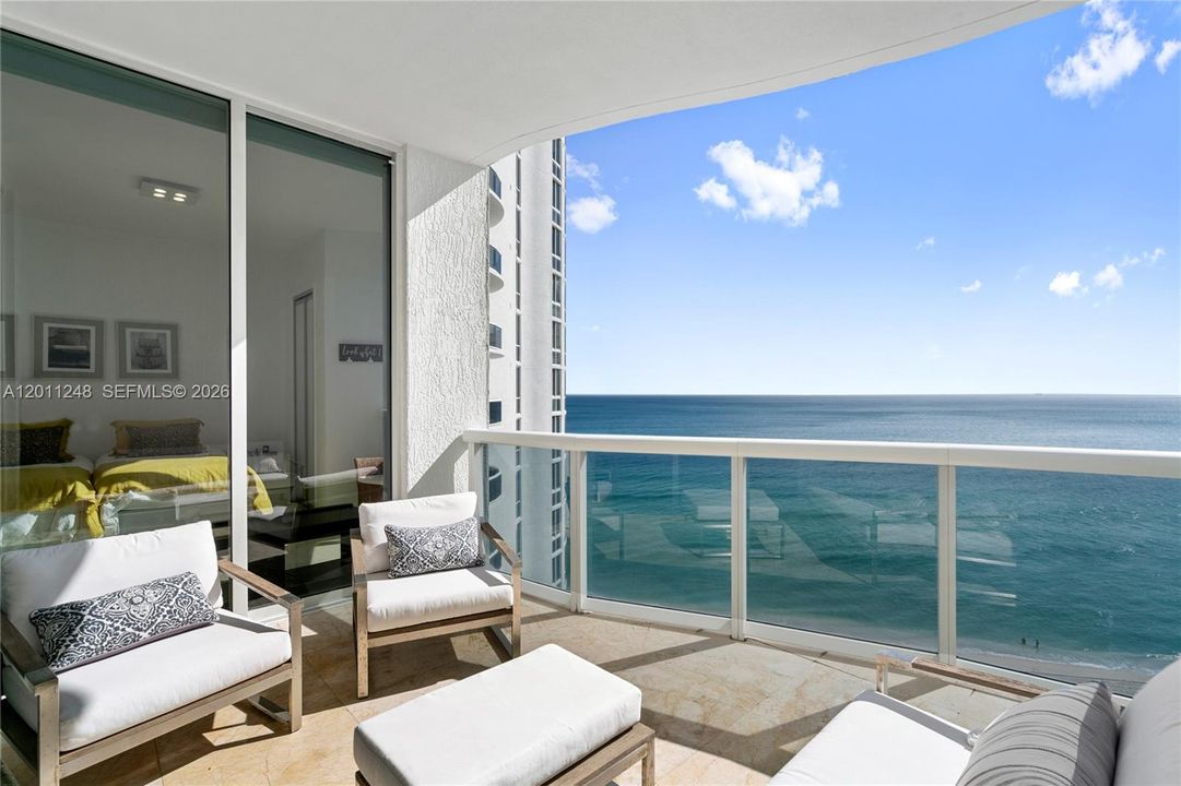 For Sale: $1,999,990 (3 beds, 3 baths, 2327 Square Feet)