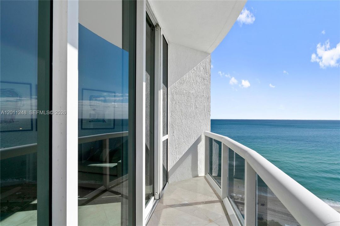For Sale: $1,999,990 (3 beds, 3 baths, 2327 Square Feet)