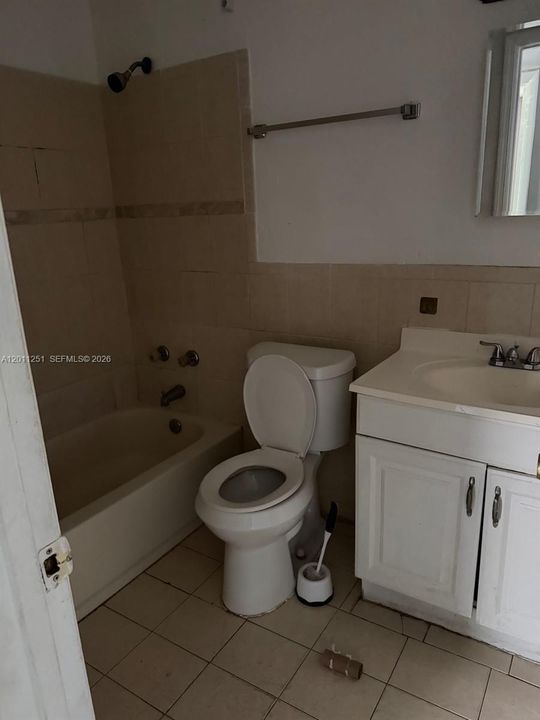En Renta: $2,050 (3 camas, 1 baños, 892 Pies cuadrados)