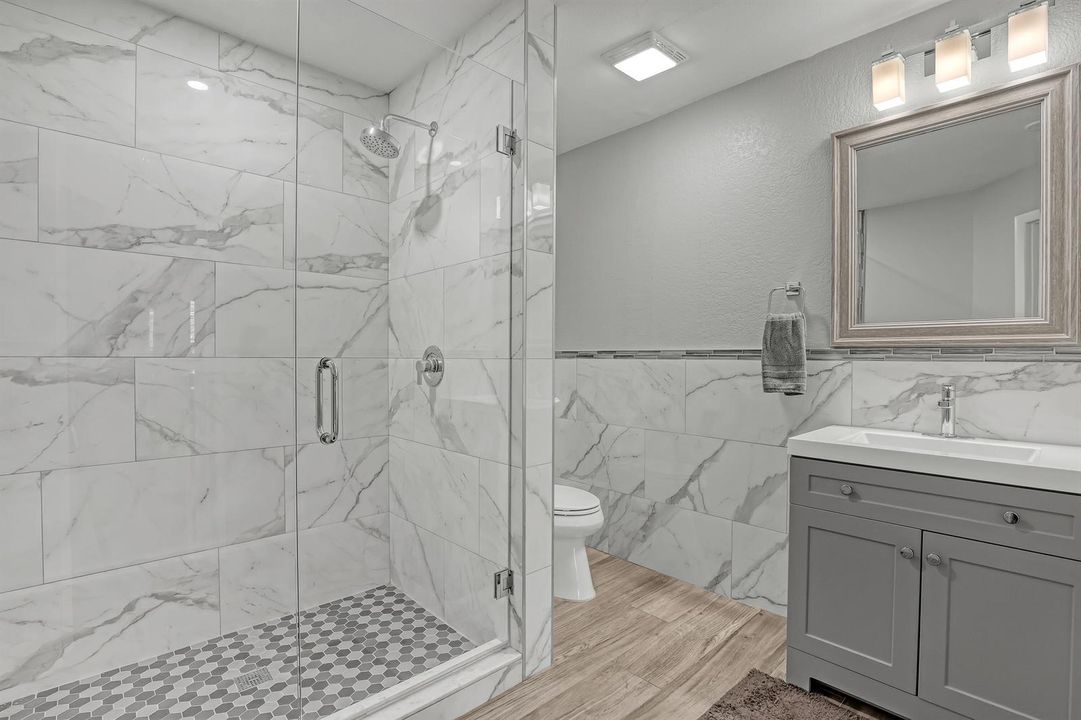 Full Bathroom 3