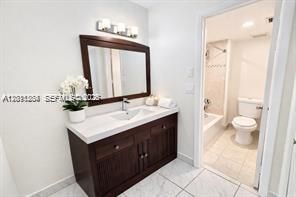 Active With Contract: $325,000 (2 beds, 2 baths, 1235 Square Feet)
