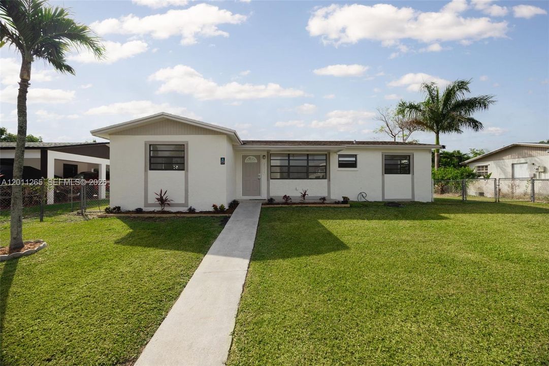 En Venta: $495,000 (4 camas, 2 baños, 1216 Pies cuadrados)