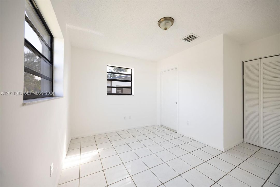 En Venta: $495,000 (4 camas, 2 baños, 1216 Pies cuadrados)