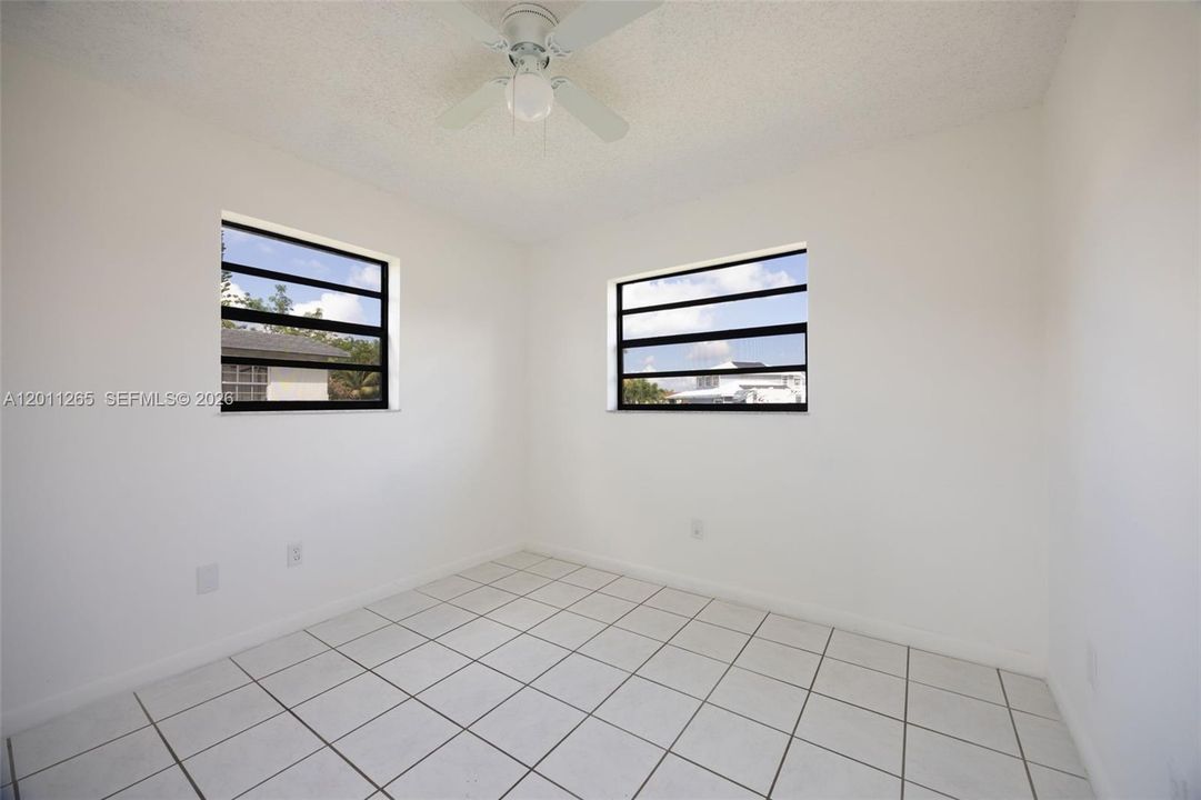 En Venta: $495,000 (4 camas, 2 baños, 1216 Pies cuadrados)