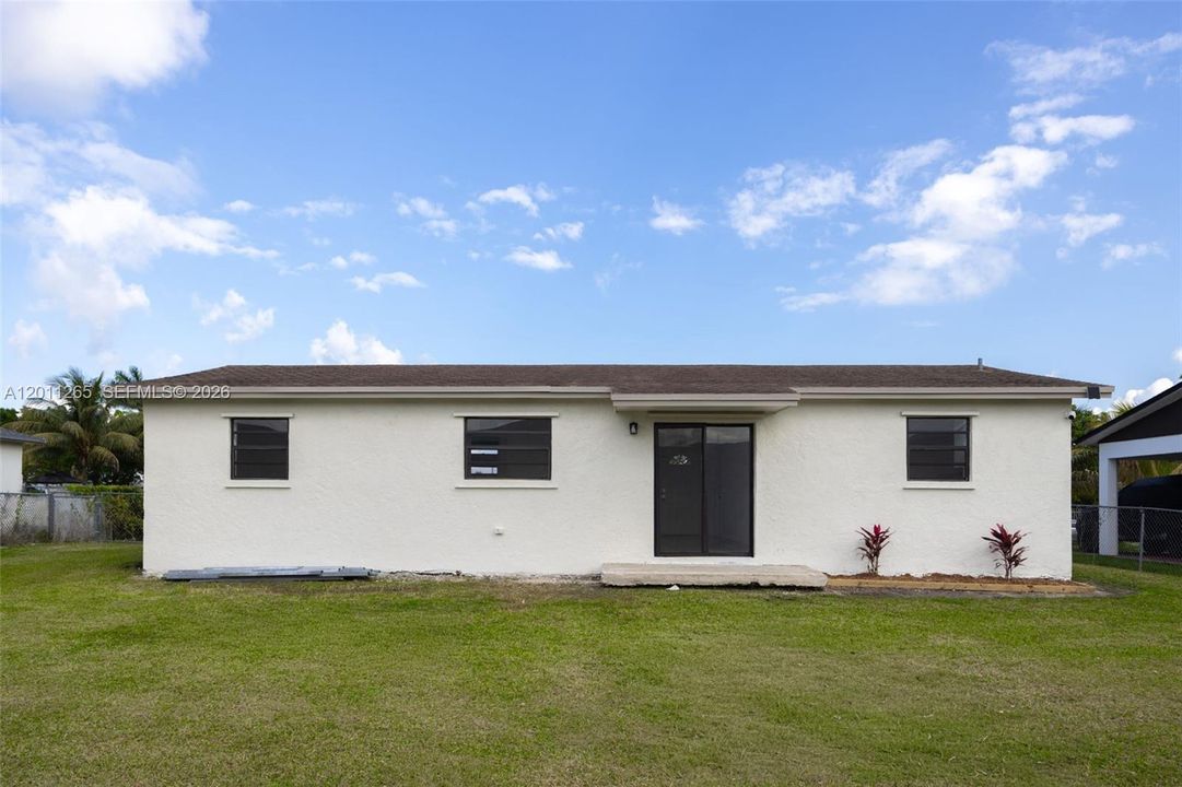 En Venta: $495,000 (4 camas, 2 baños, 1216 Pies cuadrados)