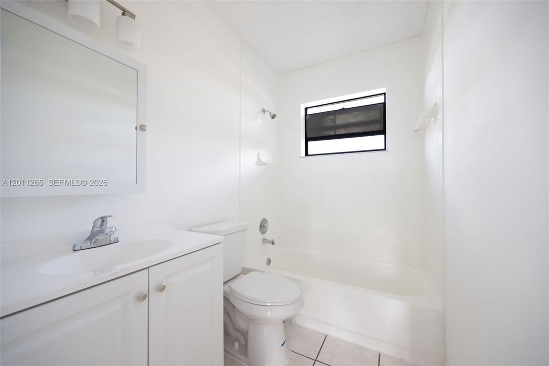 En Venta: $495,000 (4 camas, 2 baños, 1216 Pies cuadrados)