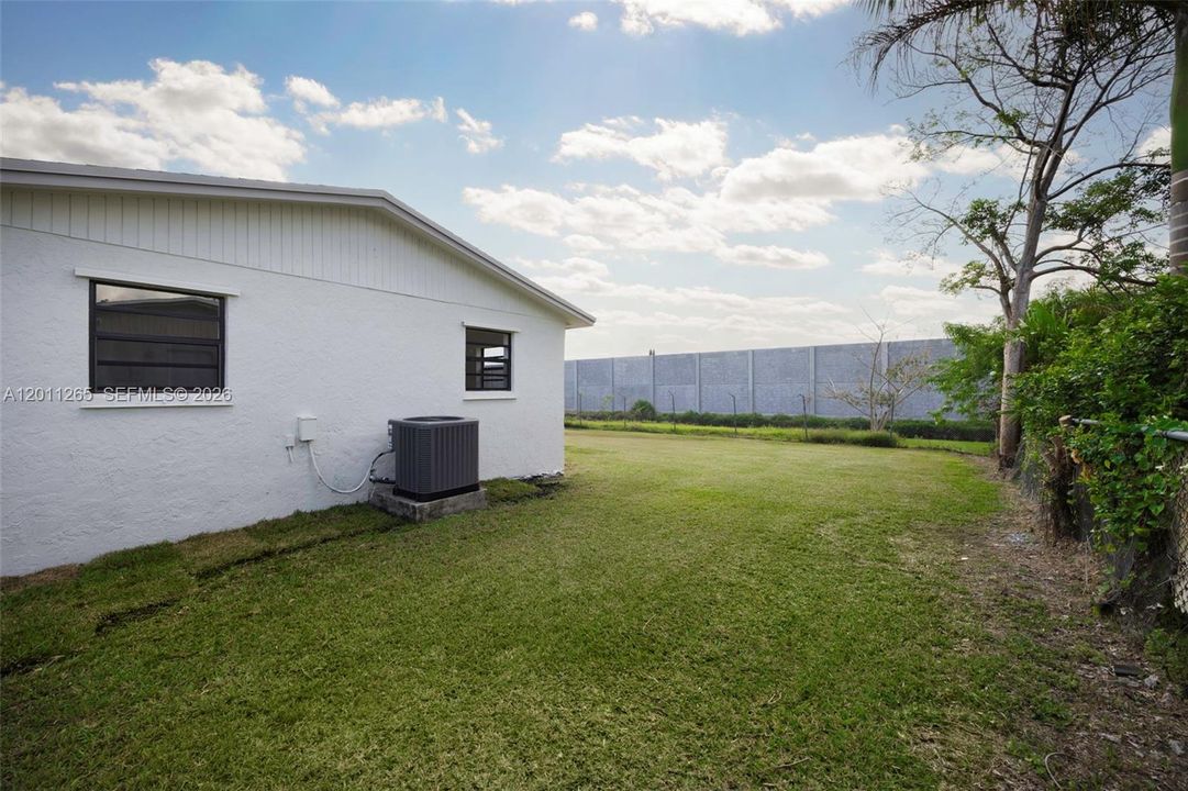 En Venta: $495,000 (4 camas, 2 baños, 1216 Pies cuadrados)