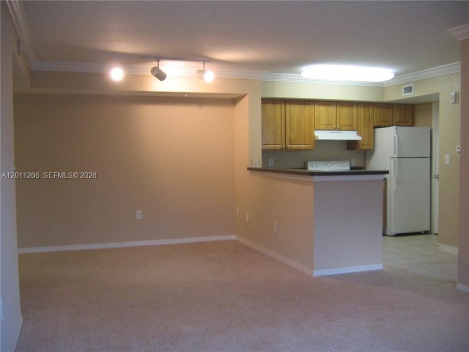 For Rent: $2,000 (2 beds, 2 baths, 1079 Square Feet)