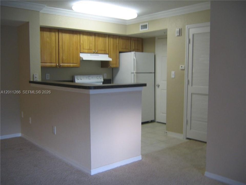 For Rent: $2,000 (2 beds, 2 baths, 1079 Square Feet)