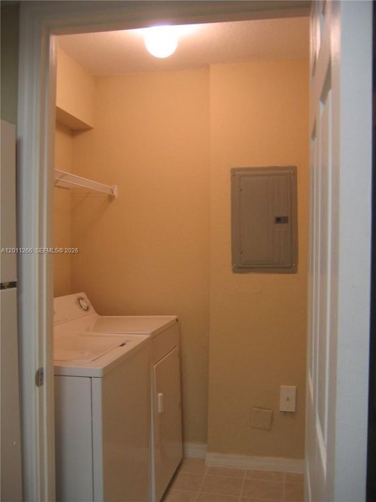 For Rent: $2,000 (2 beds, 2 baths, 1079 Square Feet)
