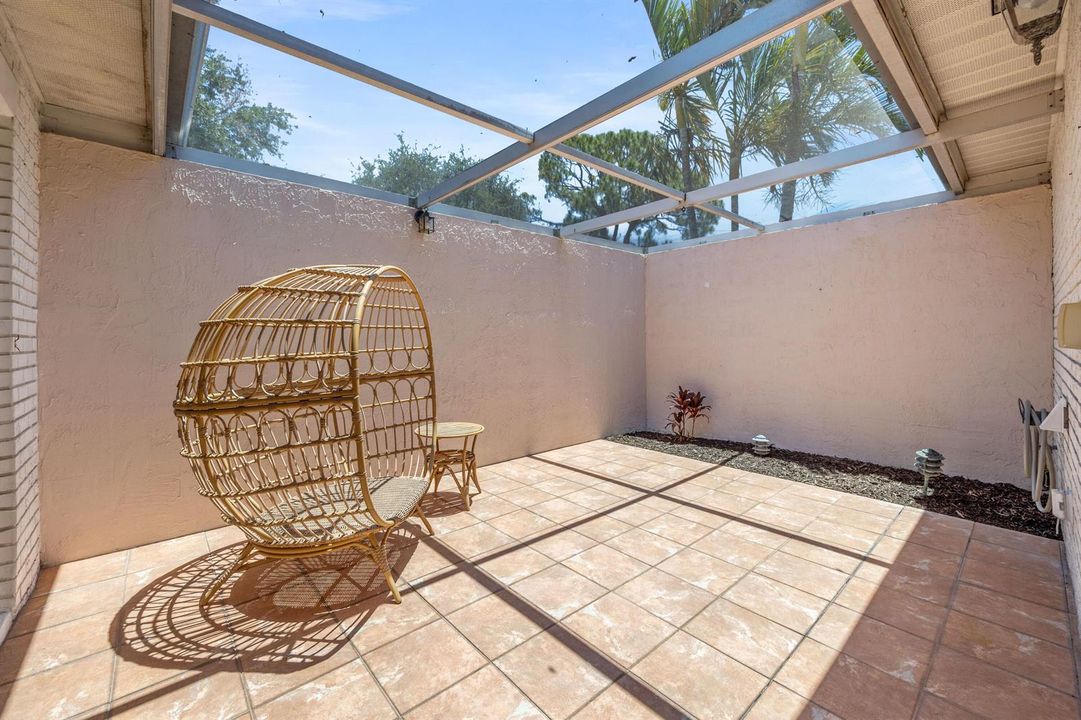 Private Screened Patio
