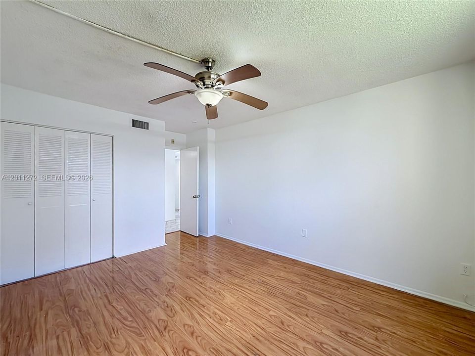 For Sale: $210,000 (2 beds, 2 baths, 1166 Square Feet)