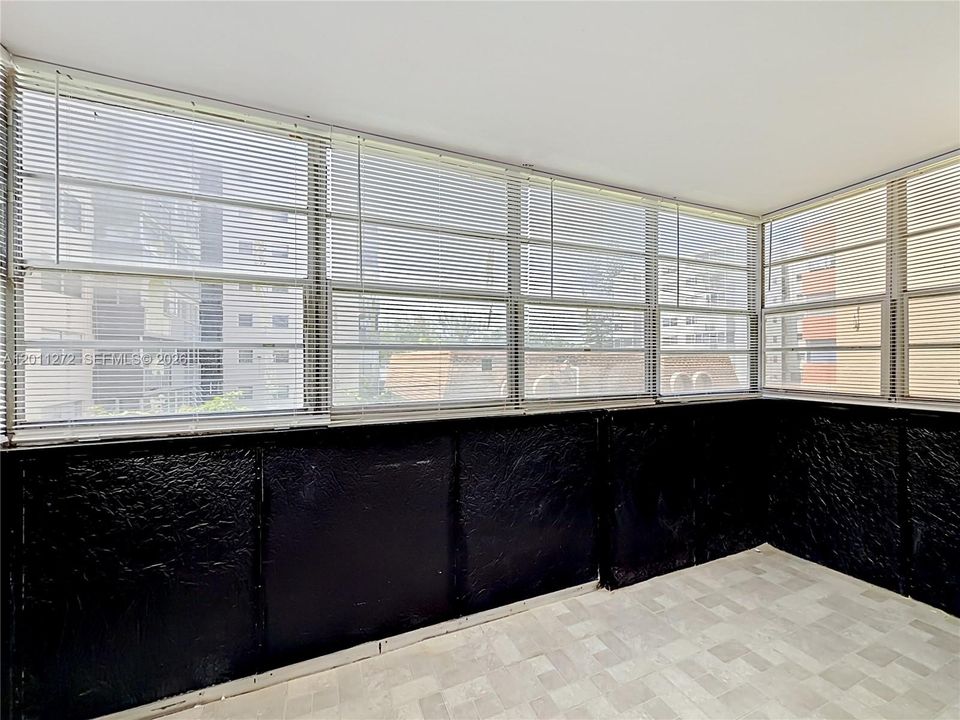 For Sale: $210,000 (2 beds, 2 baths, 1166 Square Feet)