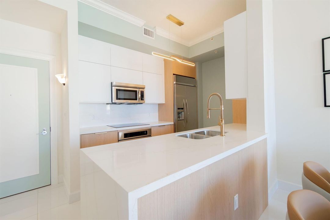 Fully Remodeled Kitchen