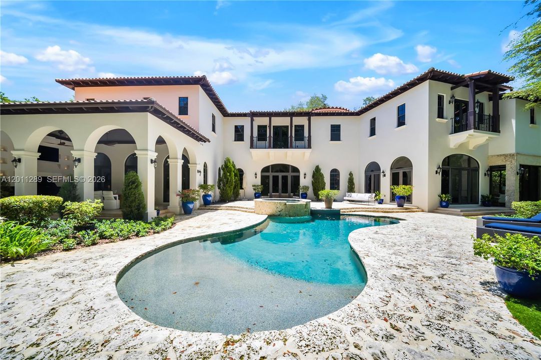 Recently Sold: $12,850,000 (7 beds, 6 baths, 6702 Square Feet)