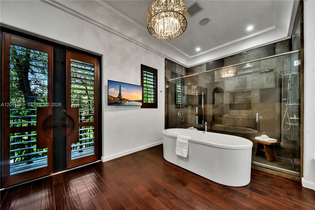 Recently Sold: $12,850,000 (7 beds, 6 baths, 6702 Square Feet)