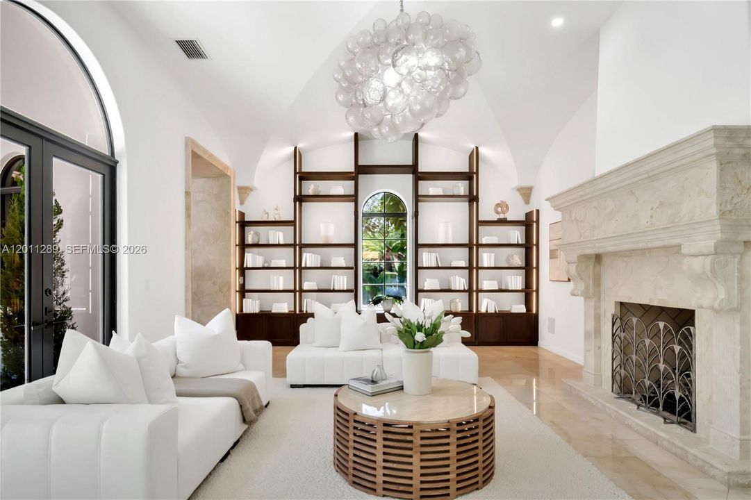 Recently Sold: $12,850,000 (7 beds, 6 baths, 6702 Square Feet)