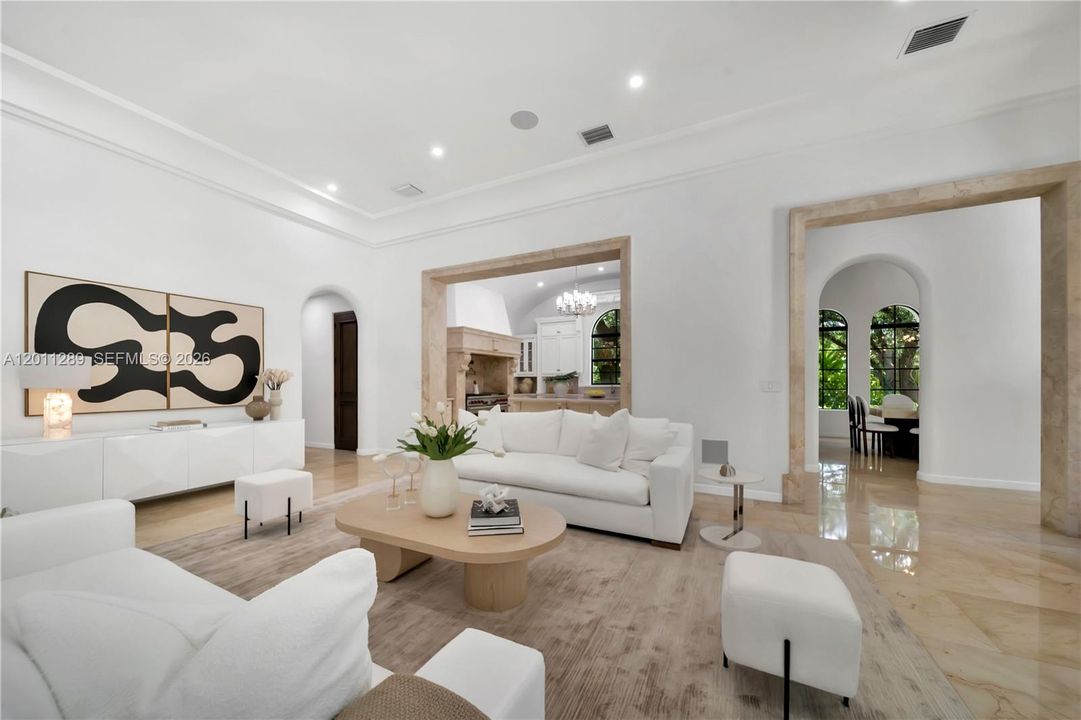 Recently Sold: $12,850,000 (7 beds, 6 baths, 6702 Square Feet)