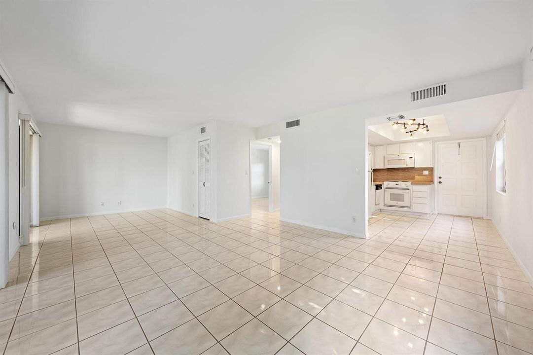 300 Inlet Way 3 Living 2