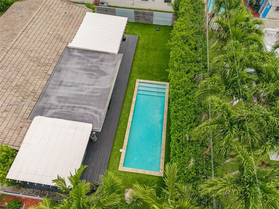 Activo con contrato: $999,000 (3 camas, 2 baños, 1908 Pies cuadrados)