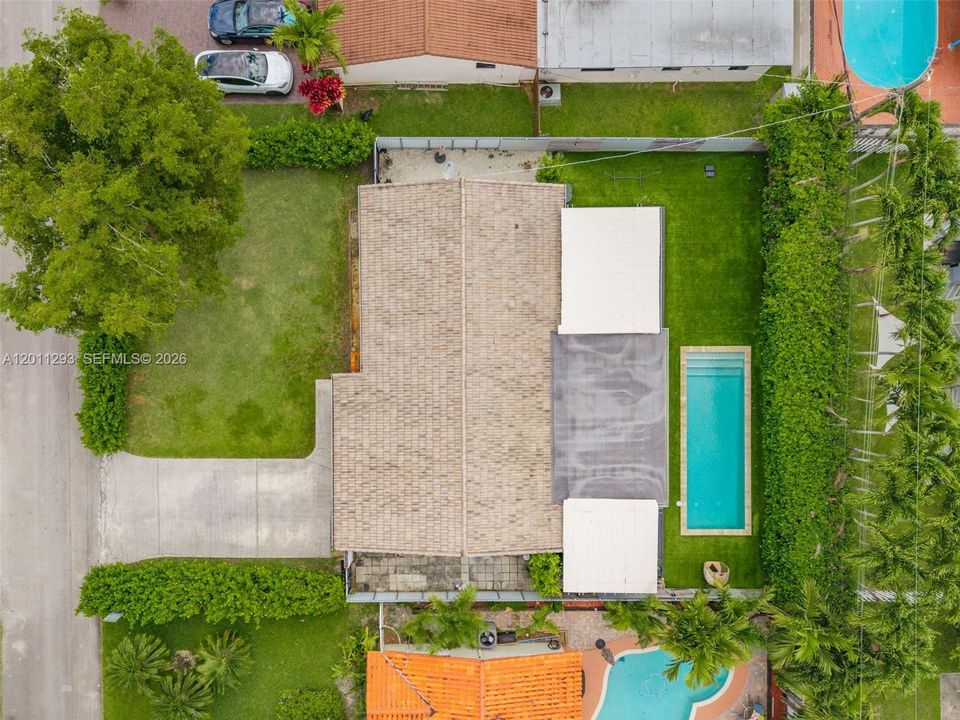 Activo con contrato: $999,000 (3 camas, 2 baños, 1908 Pies cuadrados)