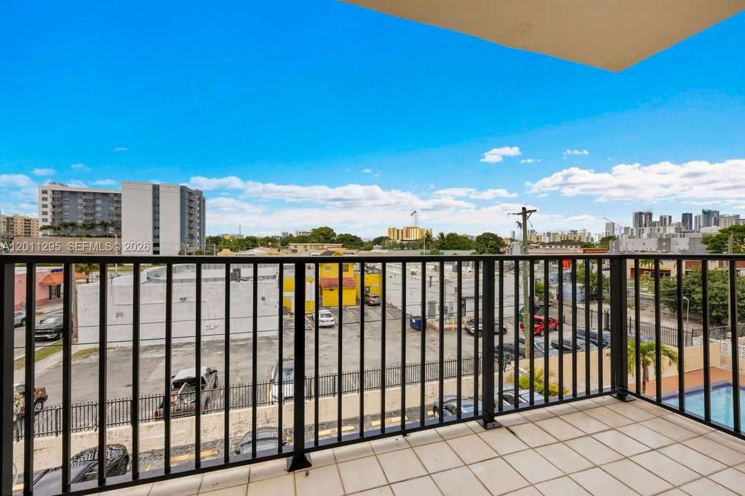 En Venta: $232,000 (2 camas, 1 baños, 706 Pies cuadrados)