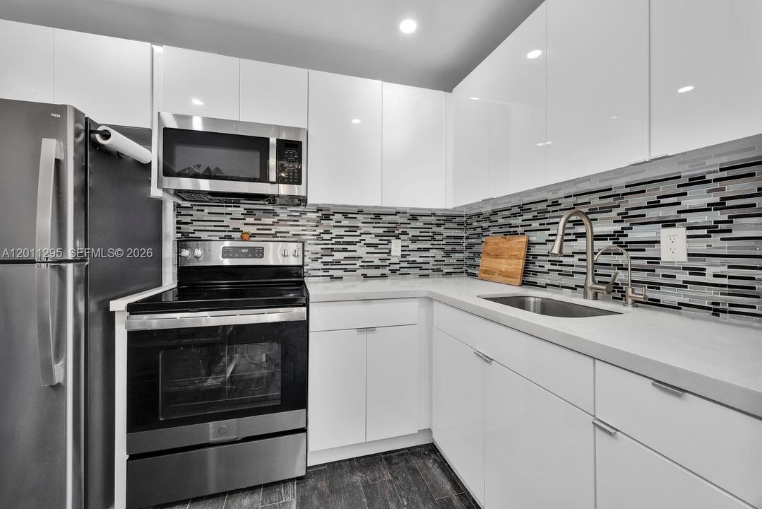 En Venta: $232,000 (2 camas, 1 baños, 706 Pies cuadrados)