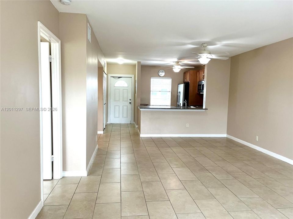 En Venta: $149,900 (2 camas, 2 baños, 990 Pies cuadrados)