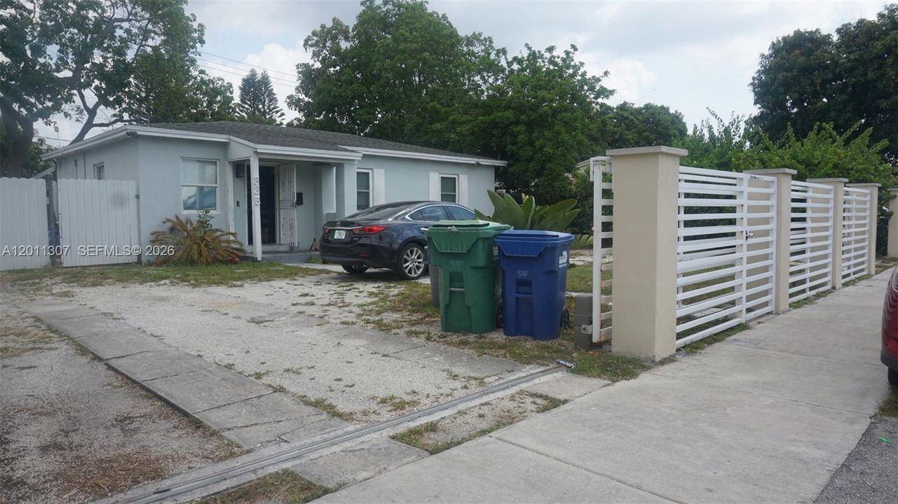 For Sale: $460,000 (3 beds, 1 baths, 960 Square Feet)