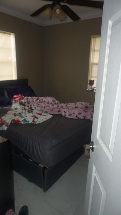 For Sale: $460,000 (3 beds, 1 baths, 960 Square Feet)