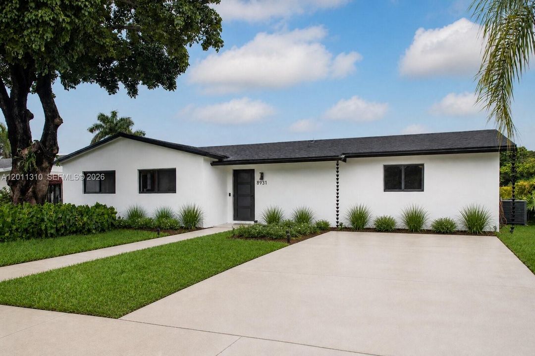 Active With Contract: $4,300 (4 beds, 2 baths, 1656 Square Feet)