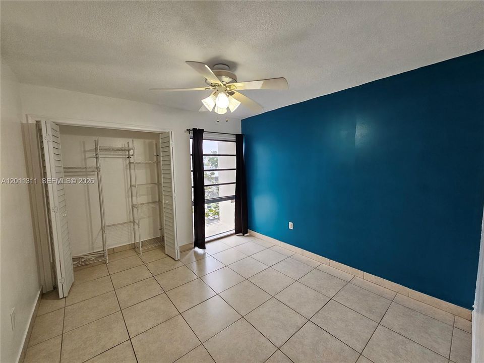 For Rent: $2,650 (2 beds, 1 baths, 970 Square Feet)