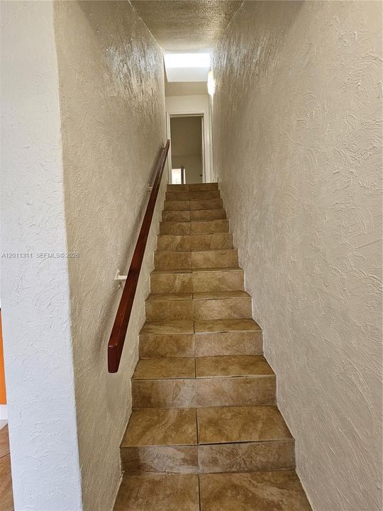 For Rent: $2,650 (2 beds, 1 baths, 970 Square Feet)